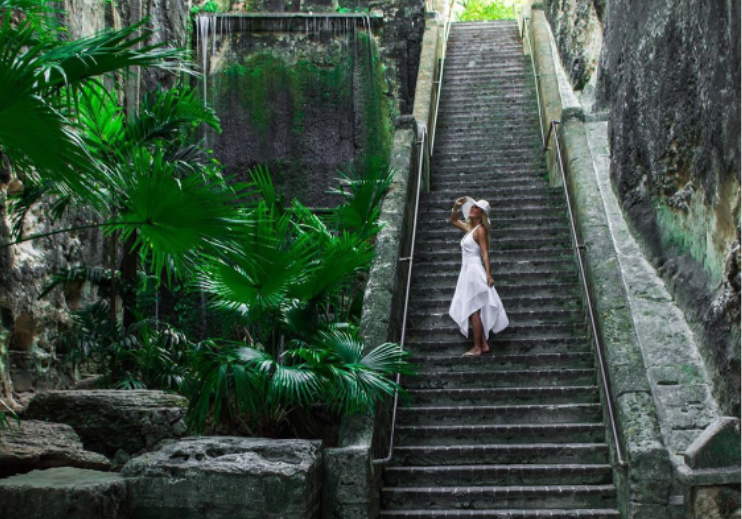 Queen's Staircase - bahamas